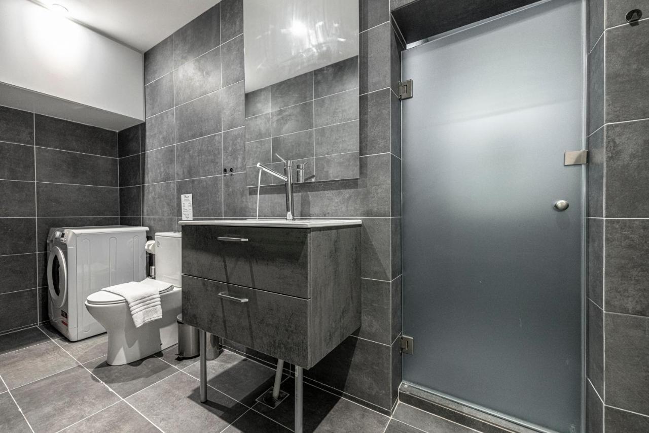 Phaedrus Living: City Center Luxury Flat Loukianou Atena Exterior foto